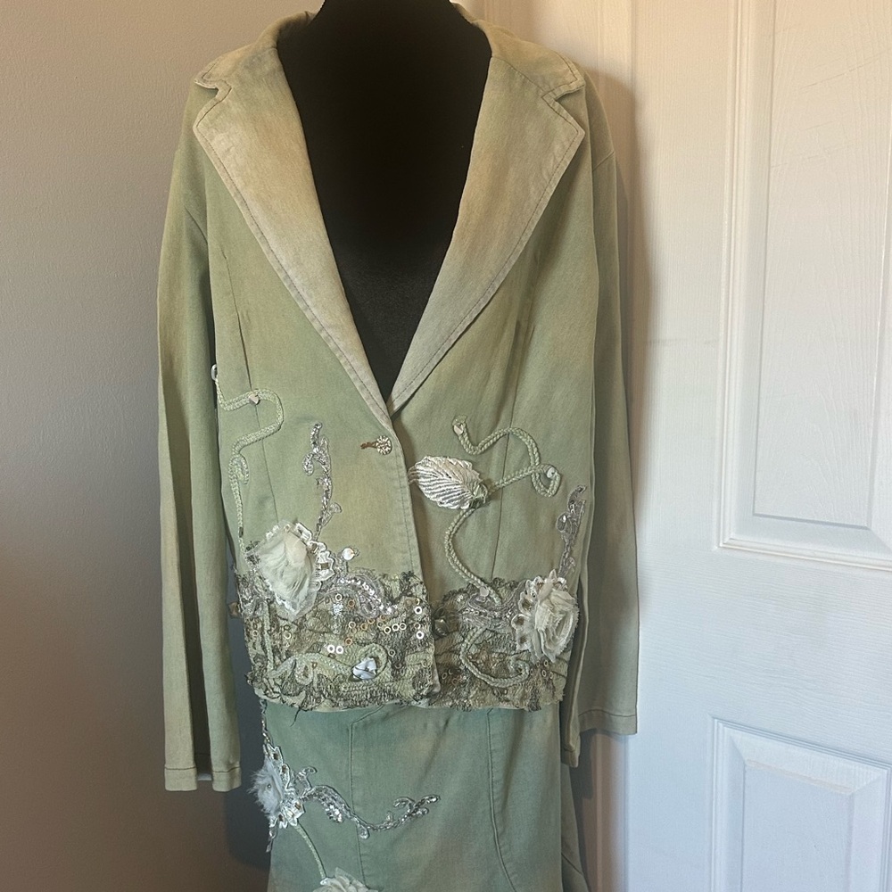 Rossi Roma light-wash denim Skirt And Jacket With Floral  Embellishment XL